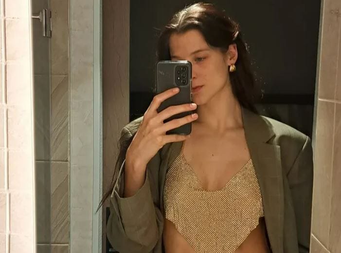 Wie is de partner van danseres Nora Monsecour